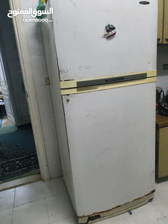 قطع أثاث بيت
