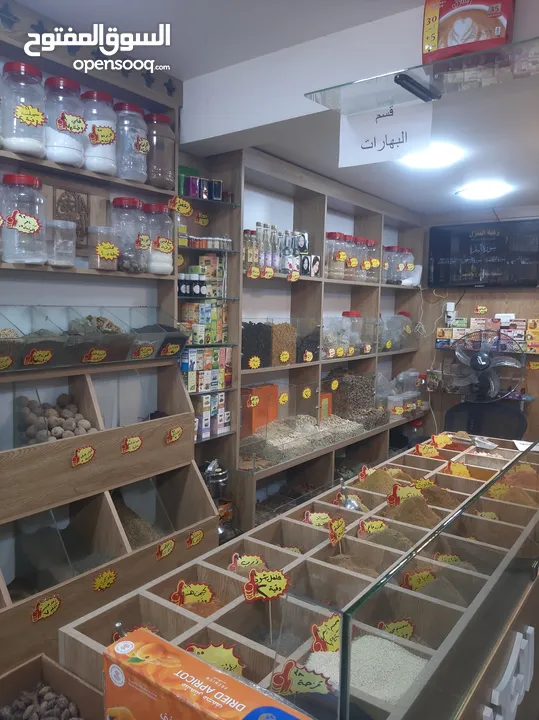 محمص للبيع بكامل عدته وبضاعته البيع بداعي السفر والعودة الى سوريا المحمص يعمل بشكل جيد وقابل للتطوير