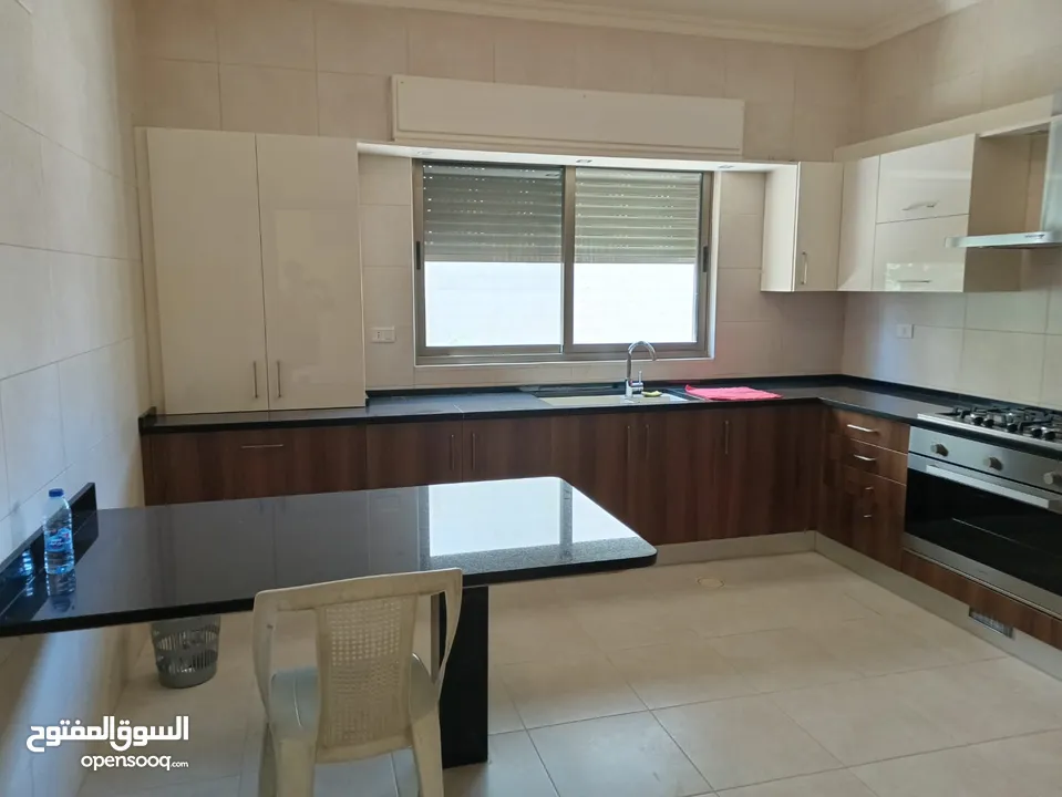 شقة شبه مفروشة للايجار في دير غبار ( Property 40672 )-174876150