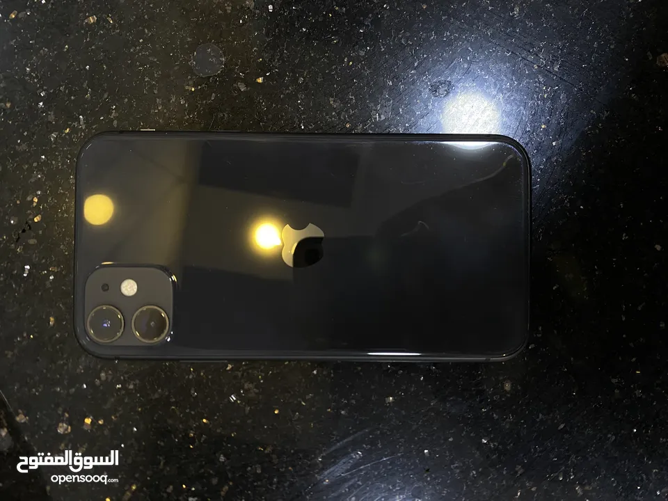 ايفون 11 للبيع بحالة ممتازه وكاله ولا شخط
