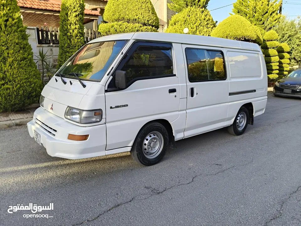 ميتسوبيشي L300 نقل مشترك موديل 2008 لون ابيض
