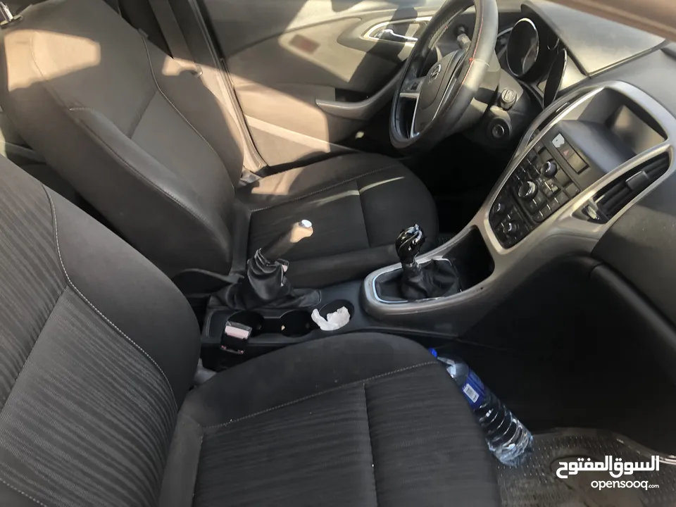 اوبل استرا 2011