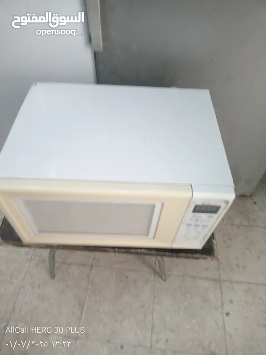 ميكرويف دايو75 لتر شغال بحاله ممتازه لون ابيض 8 برامج كليات تتش