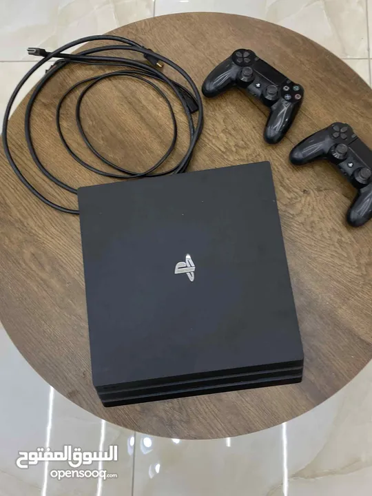للبيع جهاز PlayStation 4 Pro (1 تيرا)