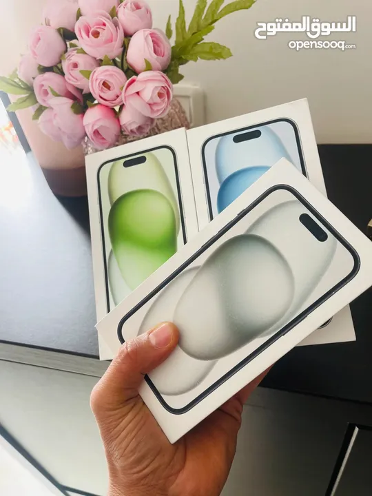 iPhone 15 (128GB/256GB) جديد  كفالة شرق اوسط لمدة عام من تاريخ الشراء الجهاز  يوجد بكج اصلي