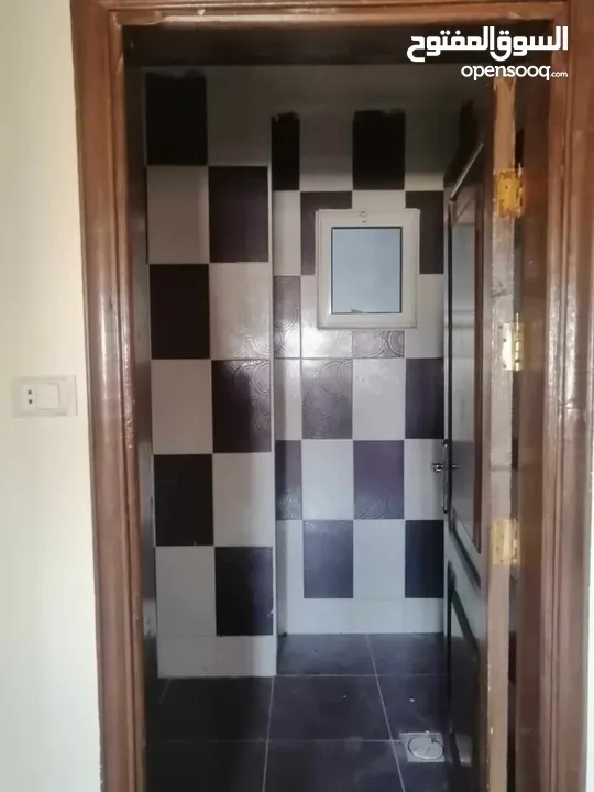 شقة طابق رابع للبيع في الصريح خلف مسجد رياض الصالحين