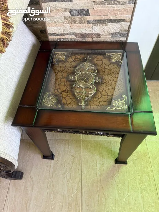 طقم وسط بحالة ممتازة