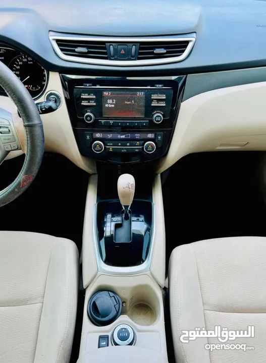 NISSAN XTRAIL 2015 WHITE GCC WITH SUNROOF