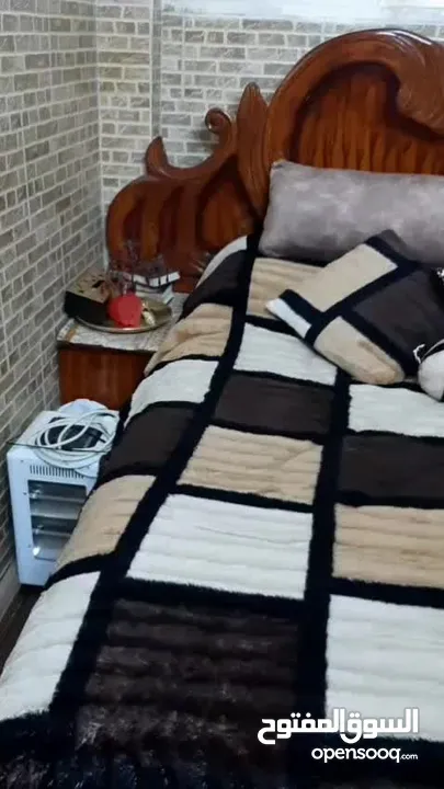 غرفة نوم للبيع خشب لامنيت ثقييييل جدااااااا