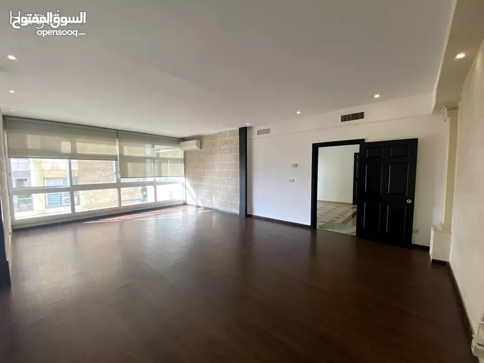 شقة غير مفروشة للإيجار 360م2 ( Property 17869 ) سنوي فقط