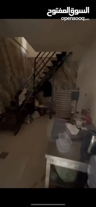محل حلويات للبيع في طبربور/ دوار الدبابة موقع مميز عالشارع الرئيسي، مرخص ومجهز بكامل المعدات