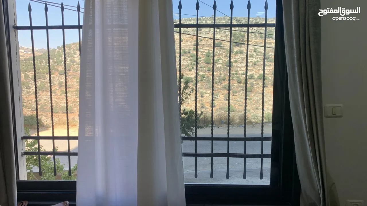 شقة مفروشة للبيع في الطيرة رام الله فوق مدارس ابو عين مع اطلالة على الحي الدبلوماسي وجبال سرد