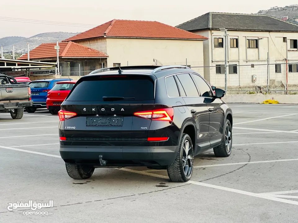سكودا كودياك  فل الفل فتحة سقف بانوراما 190 حصان  4x4- /2020  دفع رباعي عداد قليل 30000