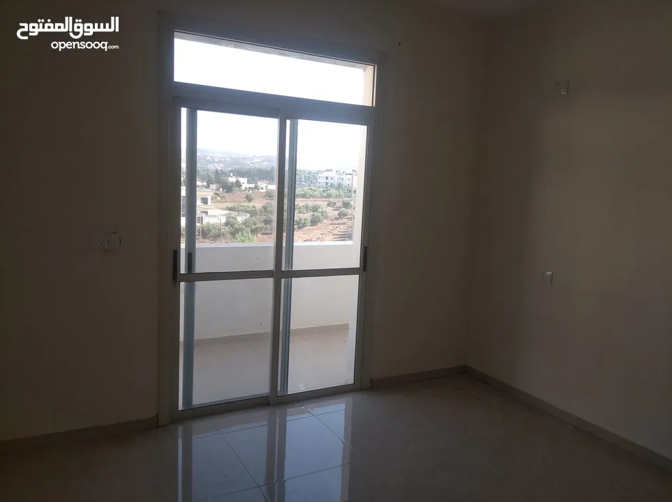 شقة فاخرة جديدة 170م طابق للايجار السكني .