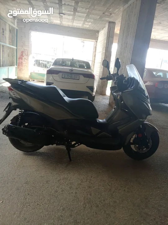 كواساكي j300