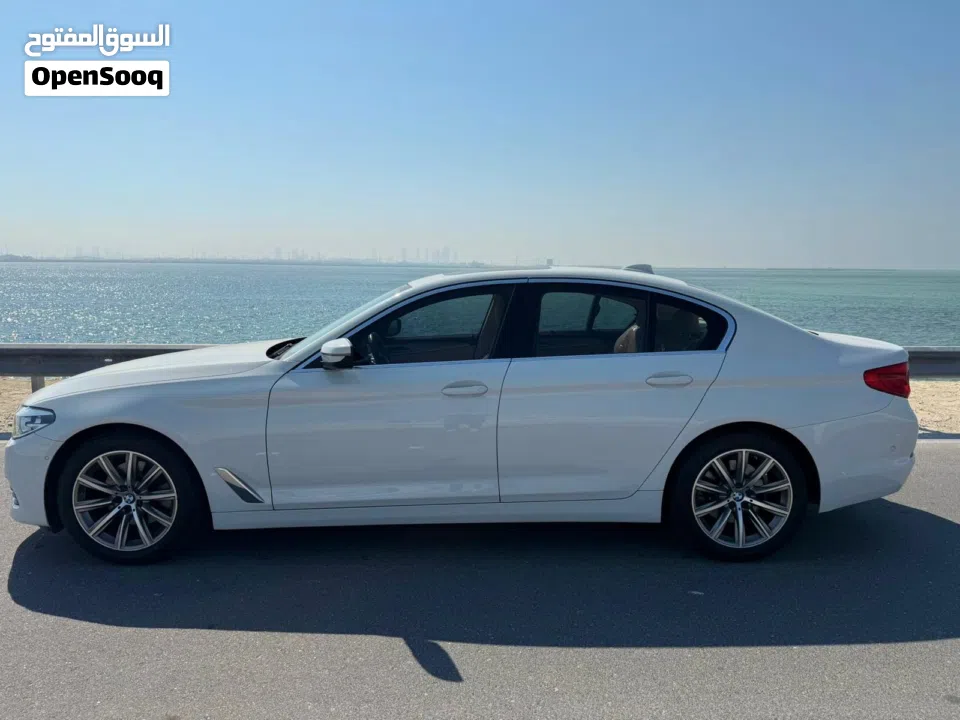 Full Option BMW 2020 5-series LOW MILEAGE