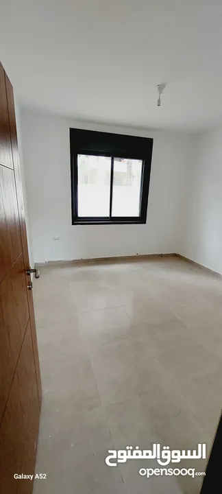 شقة مميزة للبيع بالماصيون حي عين منجد مع ترس ممتاز