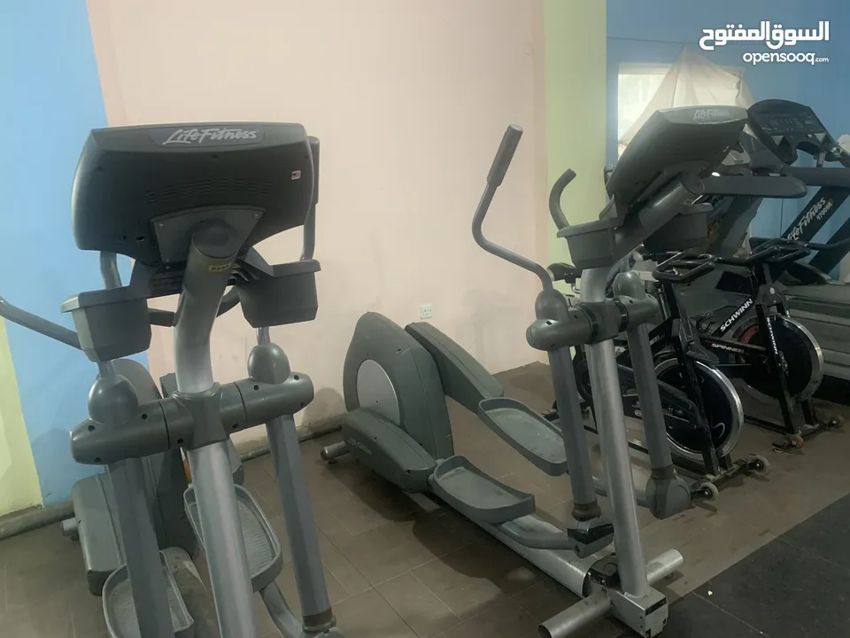 نادي بناء أجسام ولياقة بدنية للبيع