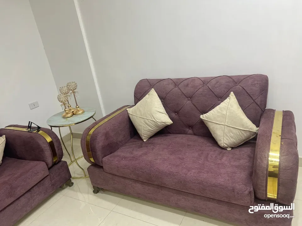 طقم كنب 7 مقاعد مع طاولات مع برداية وكالة