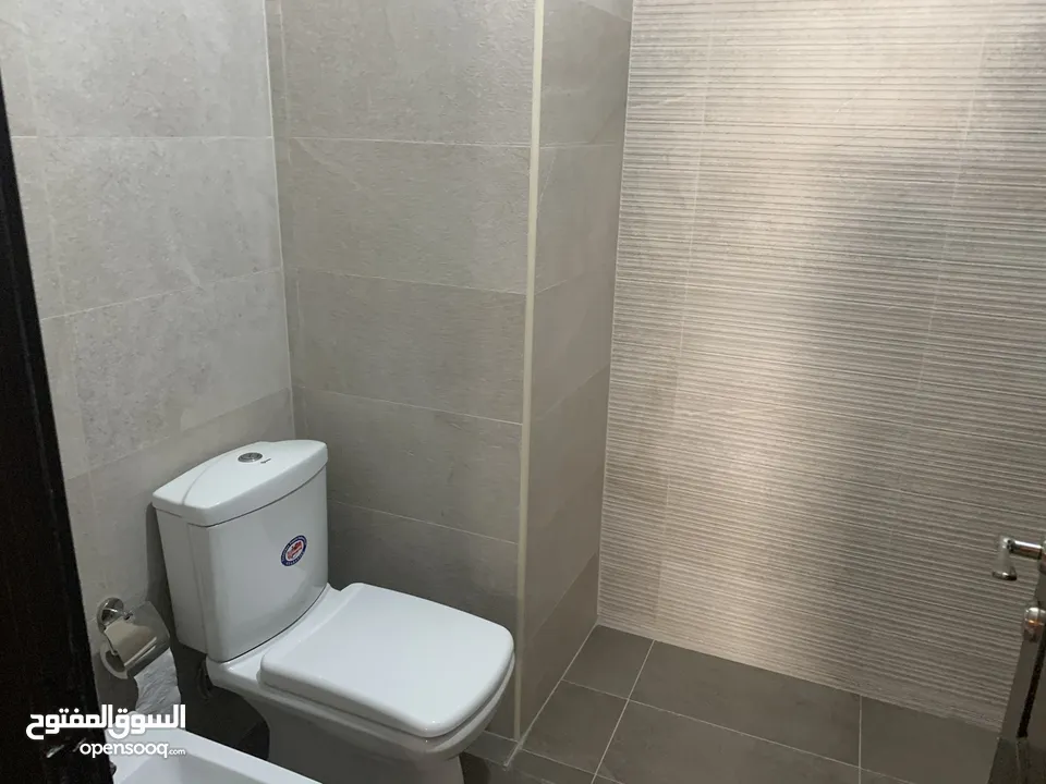شقة ارضية للبيع - عبدون الشمالي- قرب السفارة البريطانية. Flat for sale-Abdoun-Near British embassy