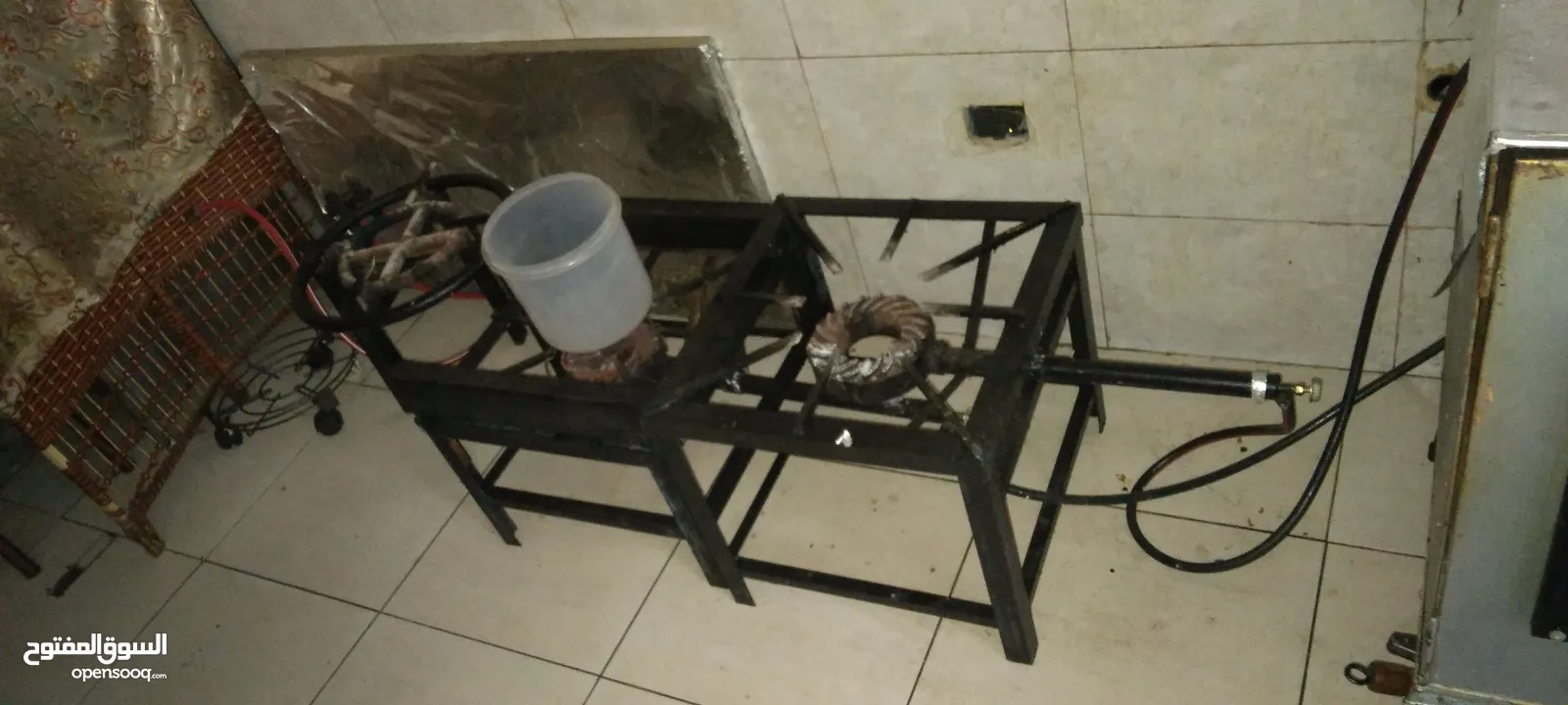 عدة مطعم للبيع