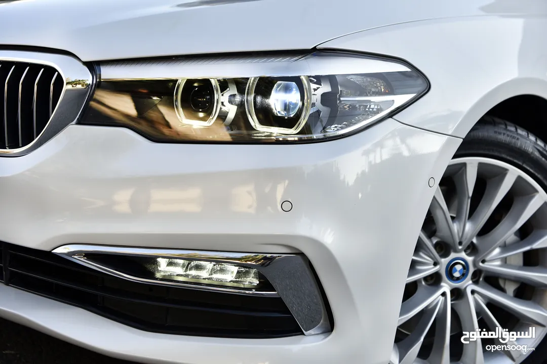 بي ام دبليو الفئة الخامسة بلج ان هايبرد 2019 BMW 530e Plug In Hybrid