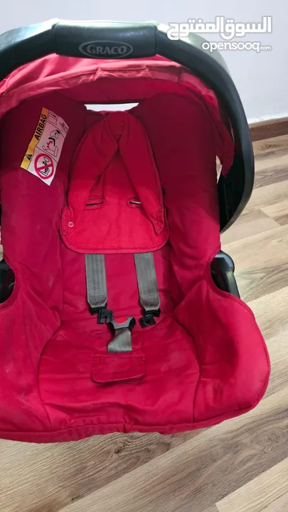 عرباية اطفال مع كوت نوع Graco