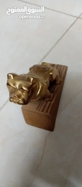 مجسم بول دوق ذهبي bulldog gold  شعار بولدوغ الذهبي معدن صب ذهبي
