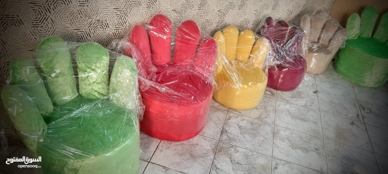 كنبة اطفال.  عدة ألوان