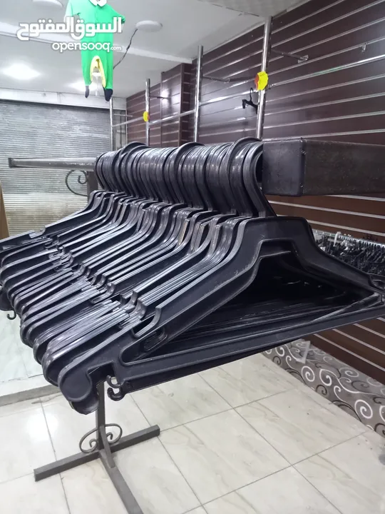 معدات محل البسه اوروبي للبيع بسعر جيد