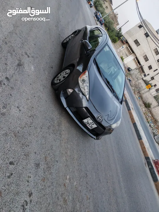 بريوس سي 2014 بحاله ممتازه للبيع بسعر منافس