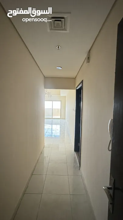 شقه غرفتين و صاله اطلاله مفتوحه مع باركنغ-  2 bedroom with parking fully maintained- open view