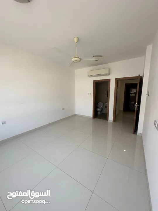 شقة 3 غرف وصالة مميزة للايجار في بوشر- Spacious 3BHK Apartment for Rent in Bousher