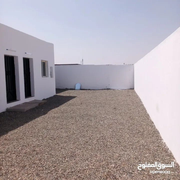 بيت للإيجار في جدة حي ذهبان ثلاث غرف مع حوش