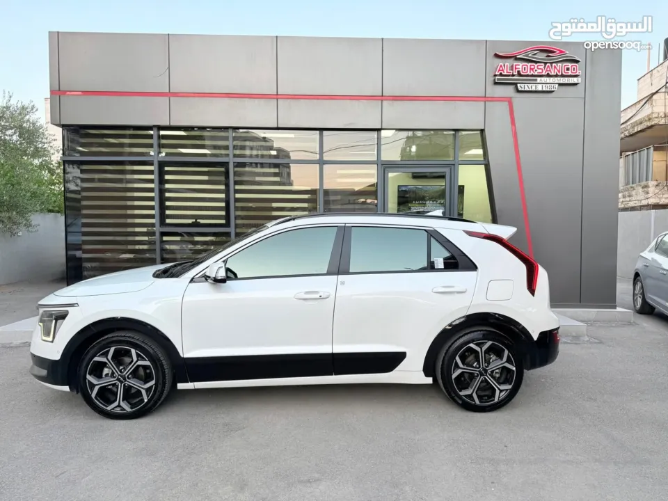كيا نيرو هايبرد مع فتحة سقف Kia_Niro_Hybrid