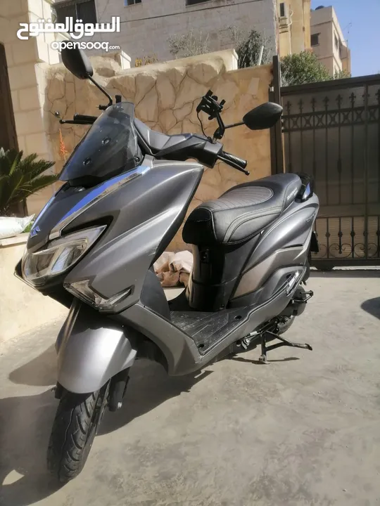 سكوتر سوزوكي بيرجمان