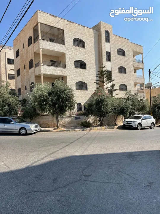 عماره سكنية (ضاحية الحاج حسن)