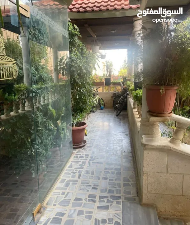 عماره للبيع من المالك مباشره مساحه الارض 600 مشاحه البناء 300