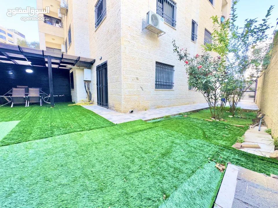 شقة مفروشة عفش جديد وحديقة
