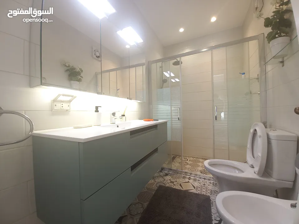 شقة مع روف مفروشة للايجار في الرابية  ( Property 34158 )-174867630