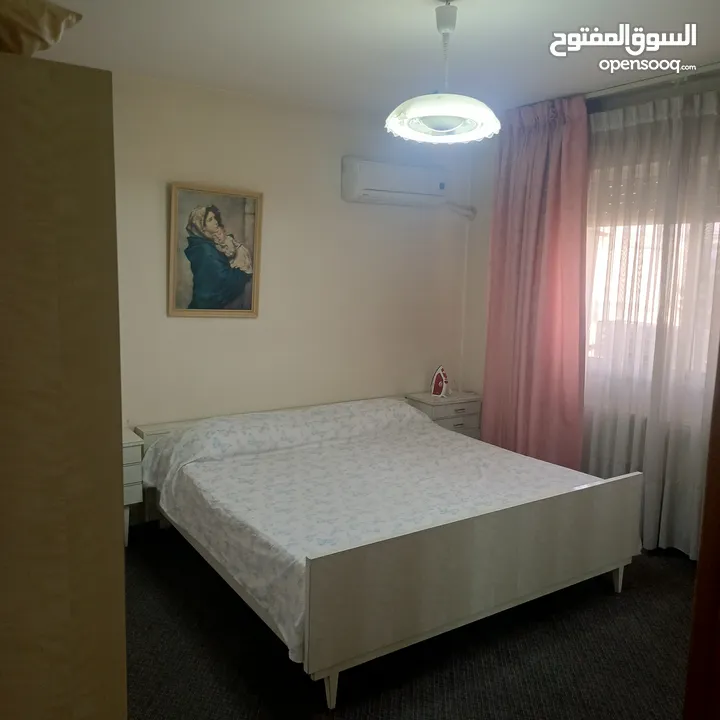 شقة فارغة للايجار في شارع المدينه 3 نوم 400
