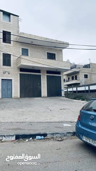 بناية طابقين للبيع في سنجل رام الله في حي المزيرعة مساحة الارض 800 م مع مخزنين كبار
