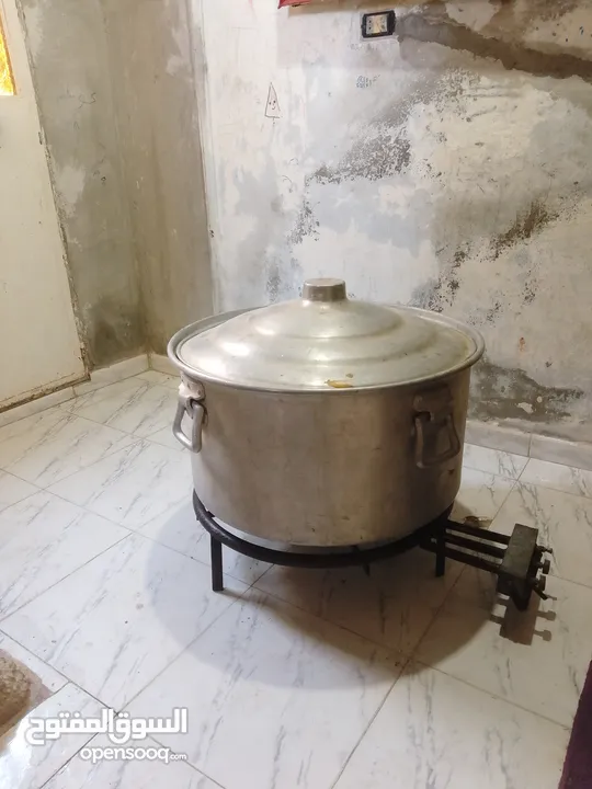 طناجر طبخ حجم كبير مستعمل
