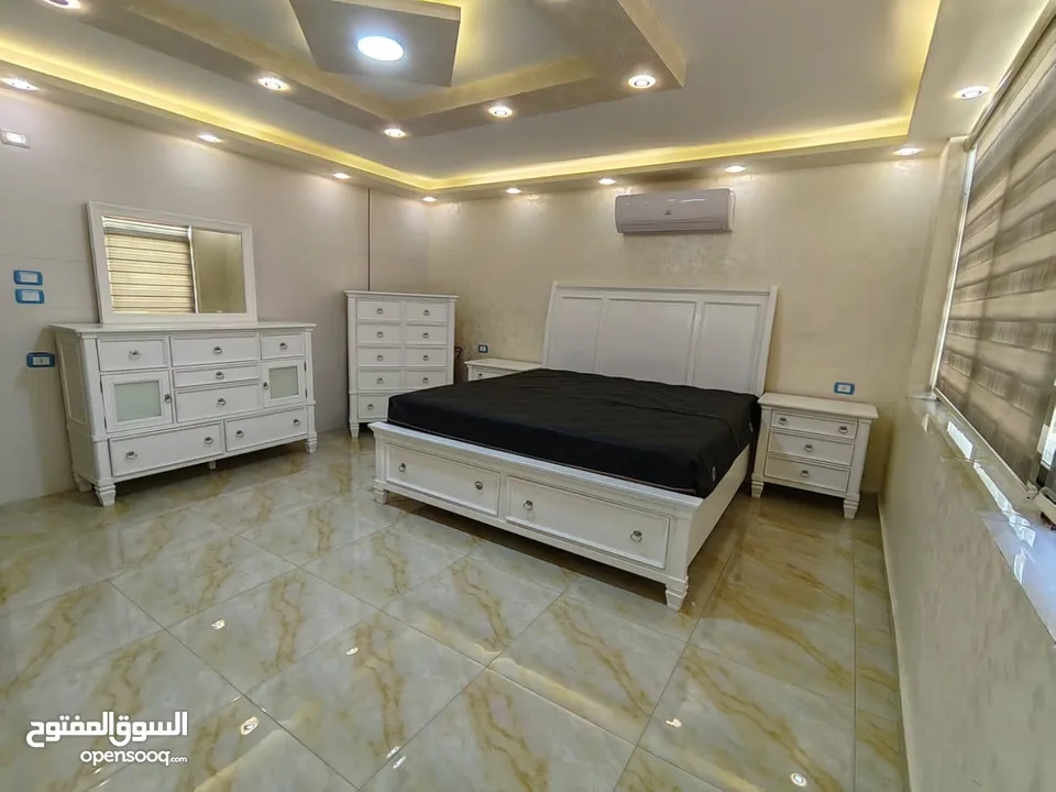 غرفه نوم امريكي   اشلي   ثقيله جدا جدا.    سبب البيع السفر  بسعر حرق والله بعوض  الغرفه ماببتعوض