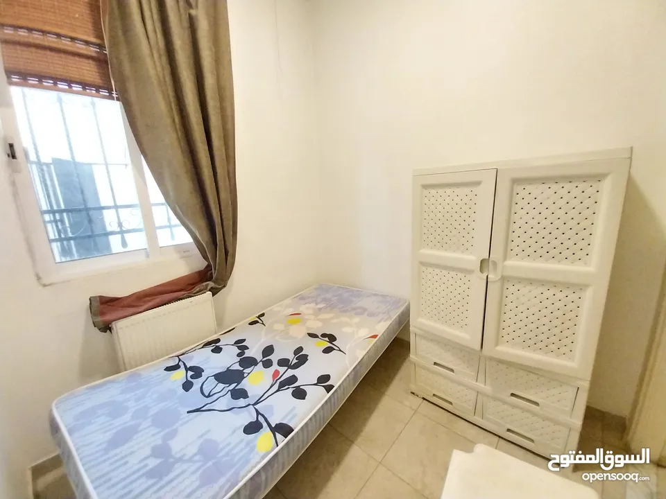 شقة غير مفروشة للإيجار 300م2 ( Property 19257 )-174965400