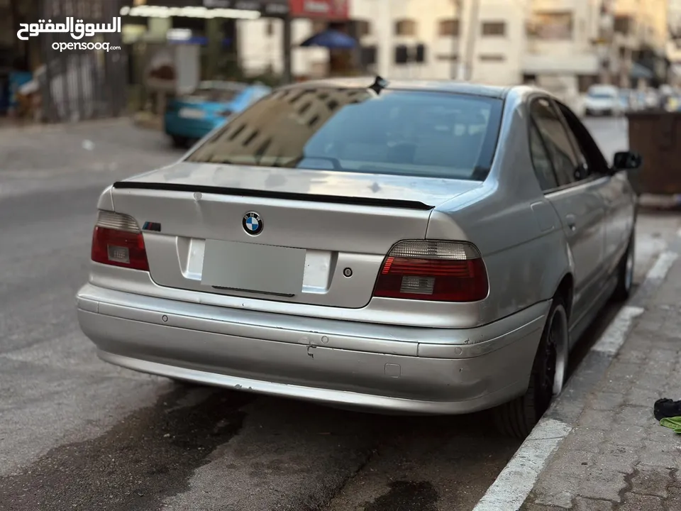 bmw E39 للبيع كاش او دفعه وشكات نابلس/ فلسطين