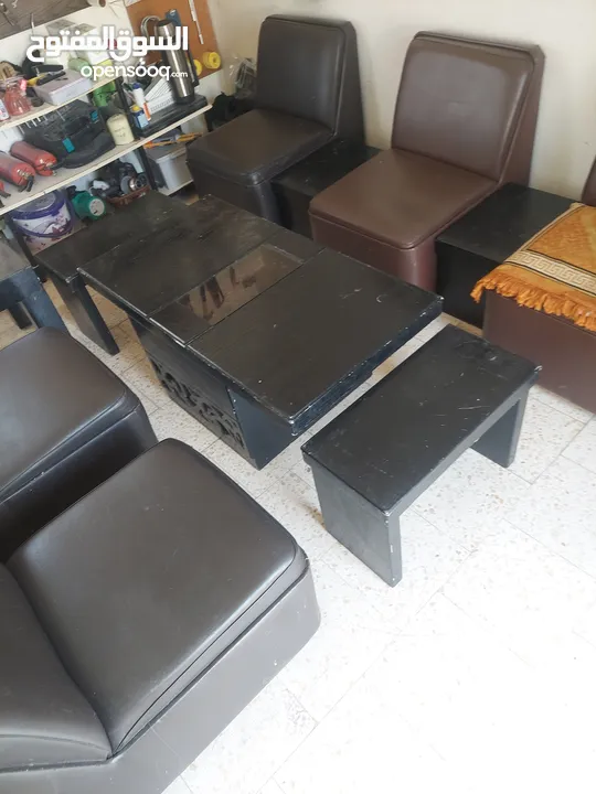 اثاث مكتبي في حالة ممتازة كنب+طربيزات بلكامل