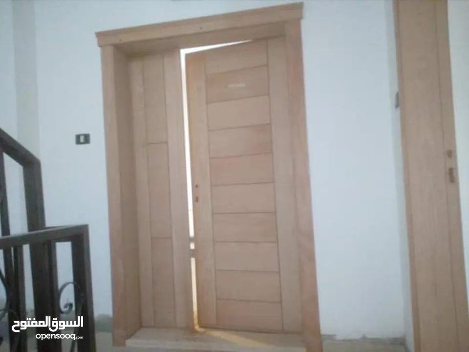 عرض على ابواب الخشب