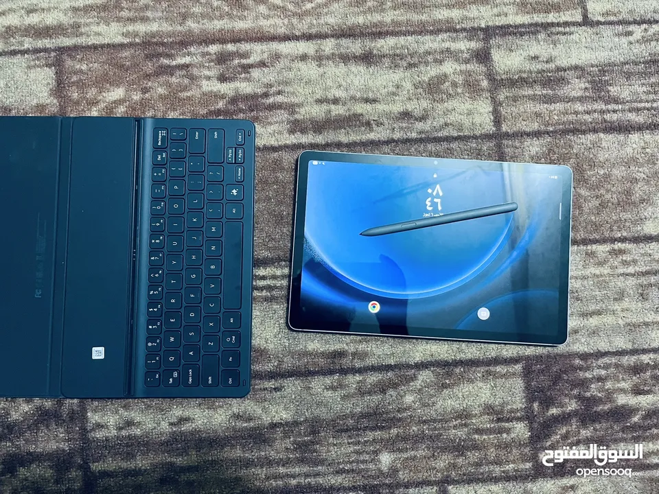 تابلت سامسونج جالكسي s9 fe wifi مع الكيبورد الاصلي بسعر مغري  استخدام خفيف شبه الجديد نظيف جدا جدا