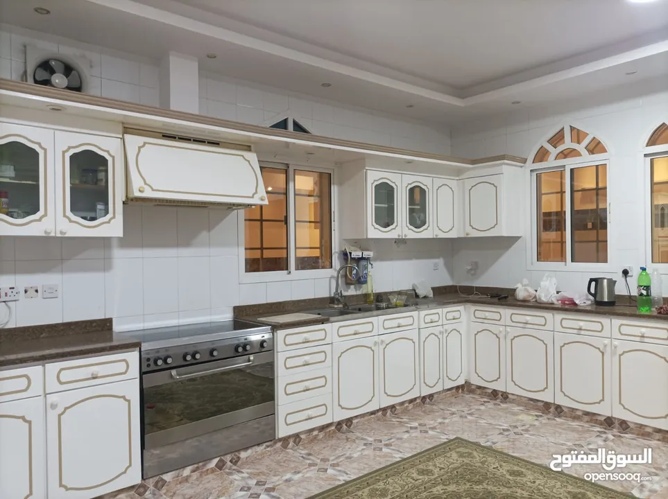 6 Bedrooms Villa for Sale in Al Khuwair REF:1046AR